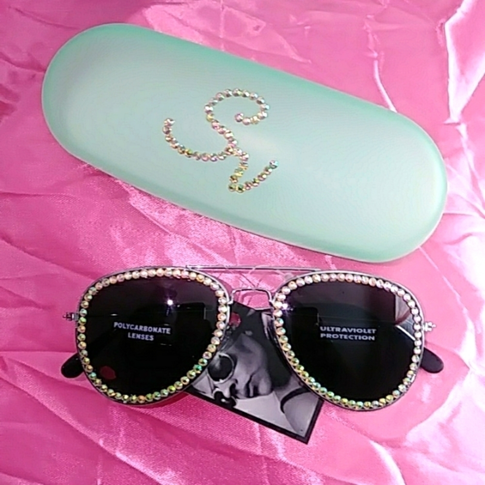 '23 SimplyVita sunglasses